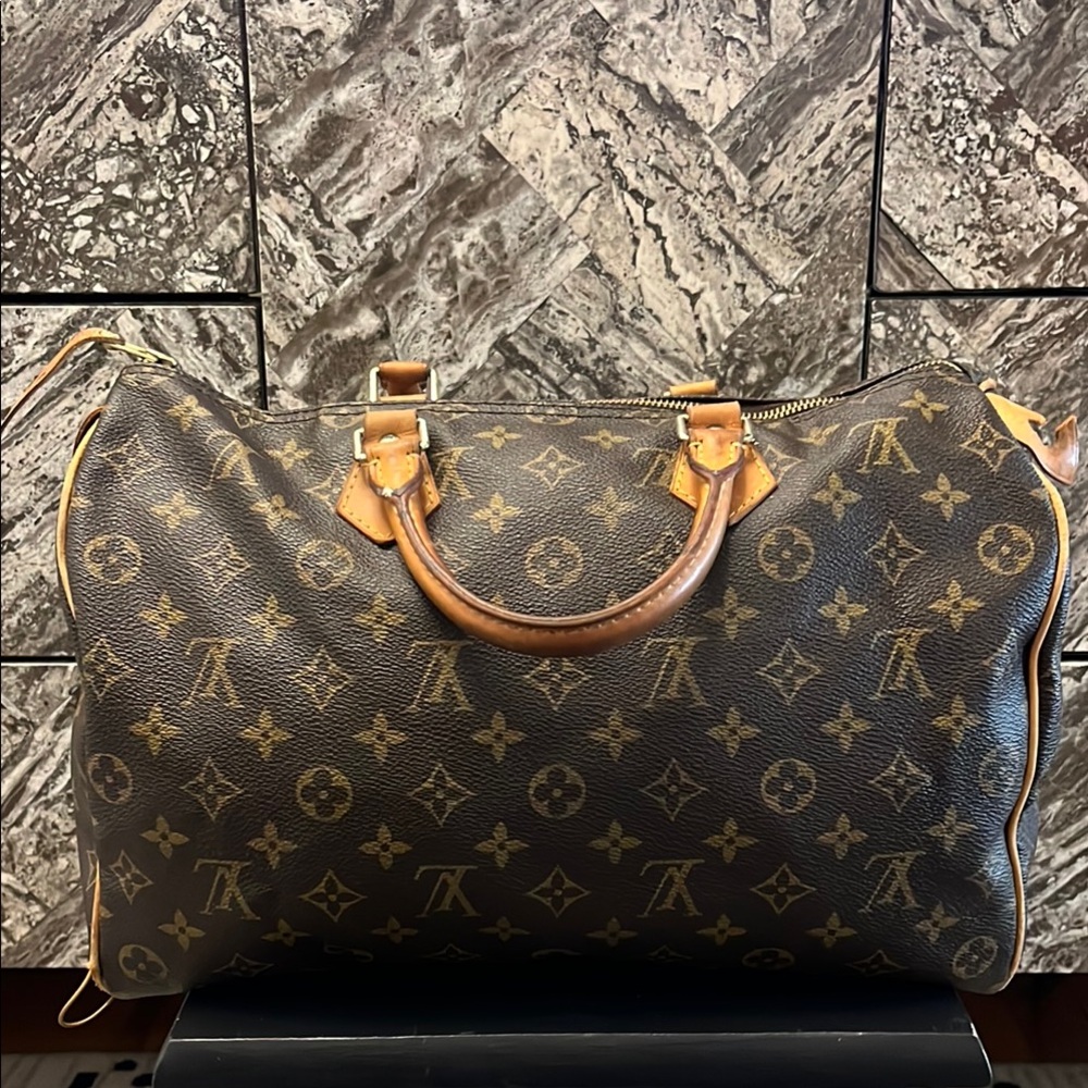 Louis Vuitton Brown Monogram Speedy Bag - Picture 3 of 10